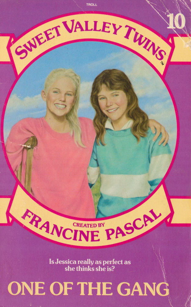 Sweet Valley Twins 10: One of the Gang